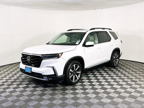 Platinum White Pearl 2023 Honda Pilot