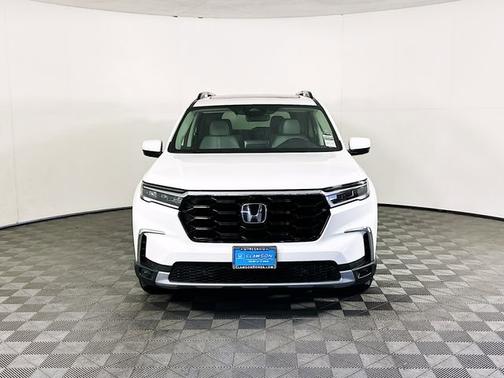 Platinum White Pearl 2023 Honda Pilot