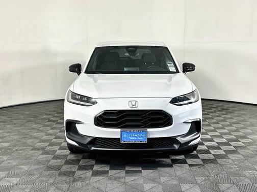 Platinum White Pearl 2025 Honda HR-V
