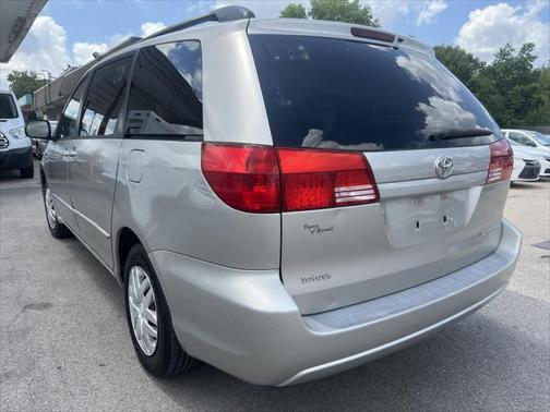 2005 Toyota Sienna LE