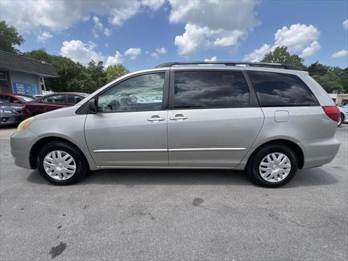 2005 Toyota Sienna LE