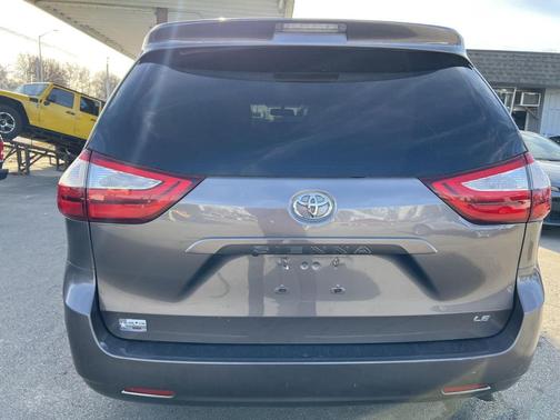 2015 Toyota Sienna LE