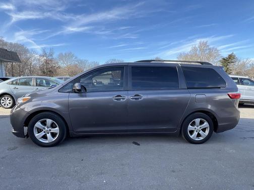 2015 Toyota Sienna LE