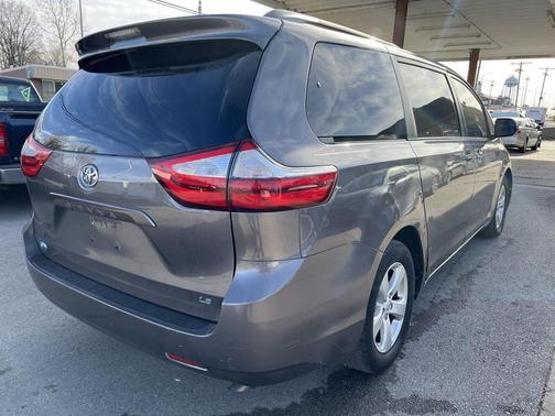 2015 Toyota Sienna LE