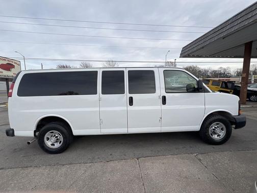 2015 Chevrolet Express 3500 LS