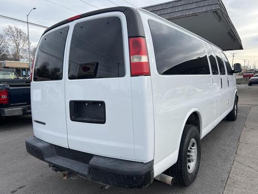 2015 Chevrolet Express 3500 LS