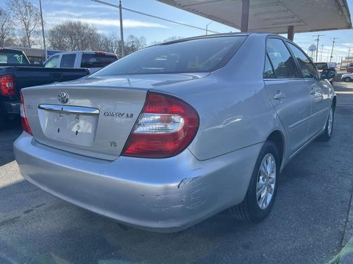 2004 Toyota Camry LE V6