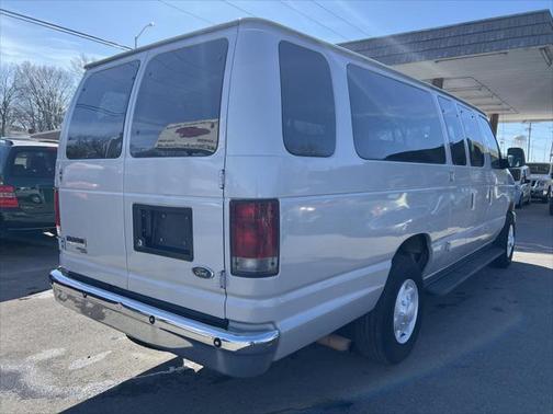 2008 Ford E350 Super Duty XL Wagon