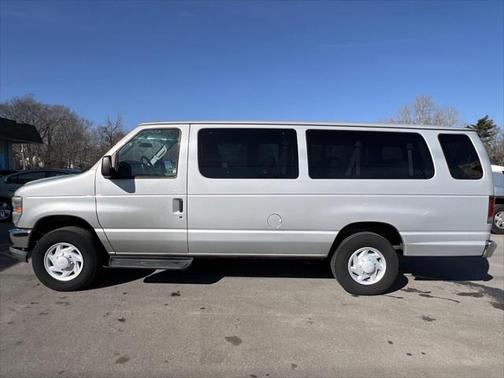2008 Ford E350 Super Duty XL Wagon