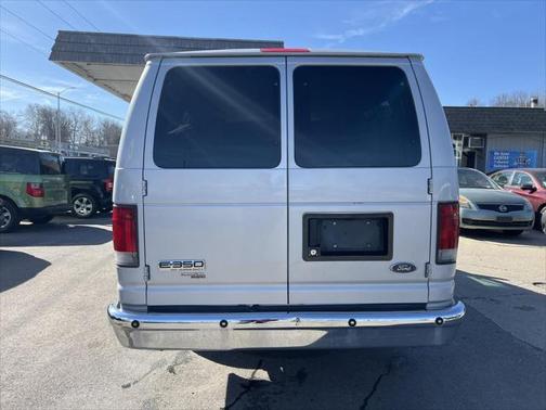 2008 Ford E350 Super Duty XL Wagon