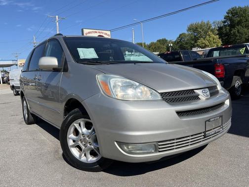 2005 Toyota Sienna XLE
