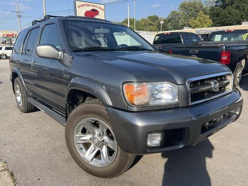 2004 Nissan Pathfinder LE Platinum