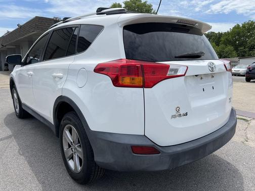 Super White 2015 Toyota RAV4 XLE