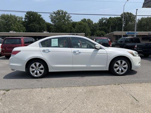 White Diamond Pearl 2010 Honda Accord EX-L