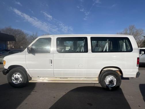2001 Ford E350 Super Duty XL Wagon