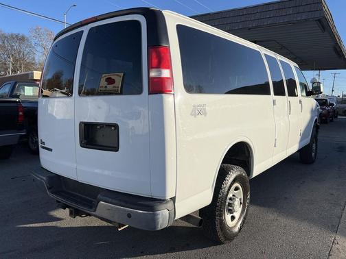 2017 Chevrolet Express 3500 LS