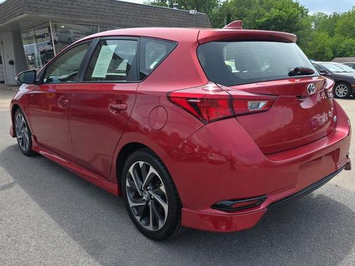 Barcelona Red Metallic 2018 Toyota Corolla iM Base