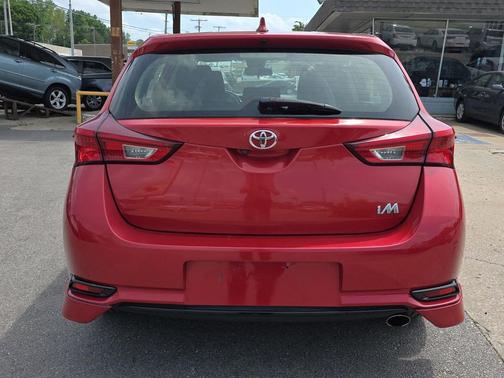Barcelona Red Metallic 2018 Toyota Corolla iM Base