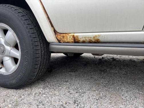 2000 Nissan Pathfinder LE