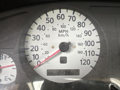 2000 Nissan Pathfinder LE