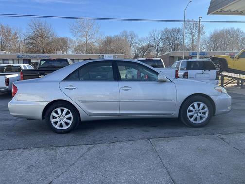 2004 Toyota Camry XLE V6