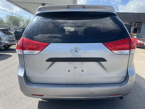 2011 Toyota Sienna Base