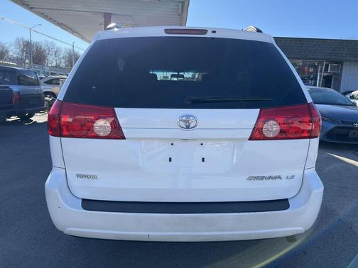 2009 Toyota Sienna LE