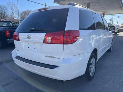 2009 Toyota Sienna LE