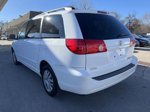 2009 Toyota Sienna LE