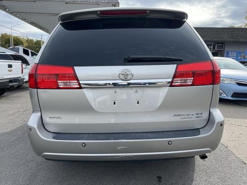 2004 Toyota Sienna XLE Limited