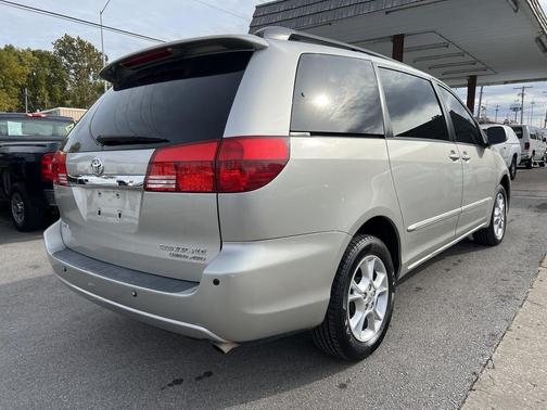 2004 Toyota Sienna XLE Limited