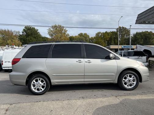 2004 Toyota Sienna XLE Limited