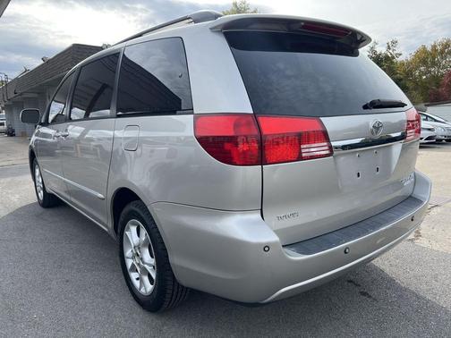 2004 Toyota Sienna XLE Limited