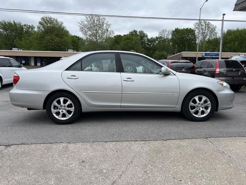 Lunar Mist Metallic 2005 Toyota Camry XLE V6