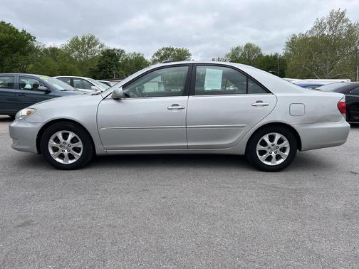 Lunar Mist Metallic 2005 Toyota Camry XLE V6