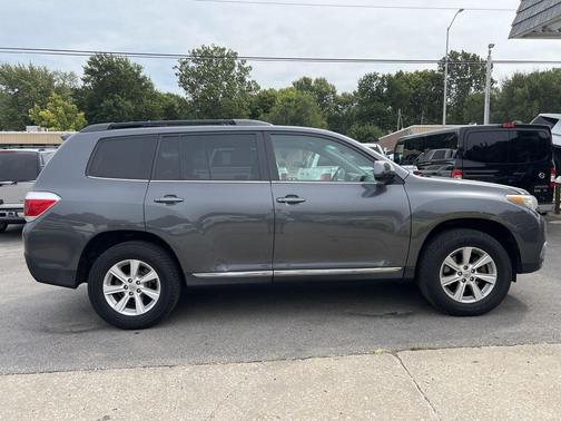 2011 Toyota Highlander SE