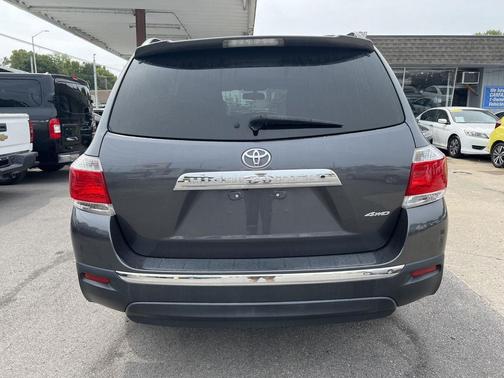 2011 Toyota Highlander SE