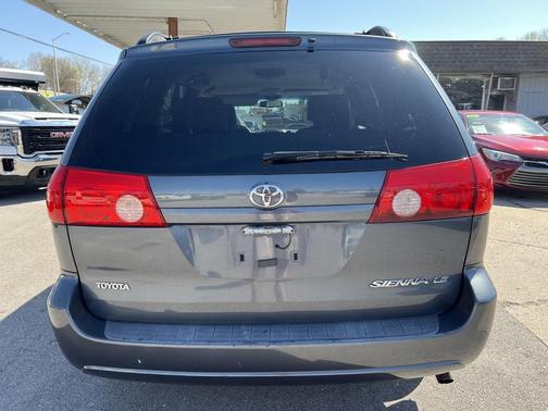 Slate Metallic 2010 Toyota Sienna LE