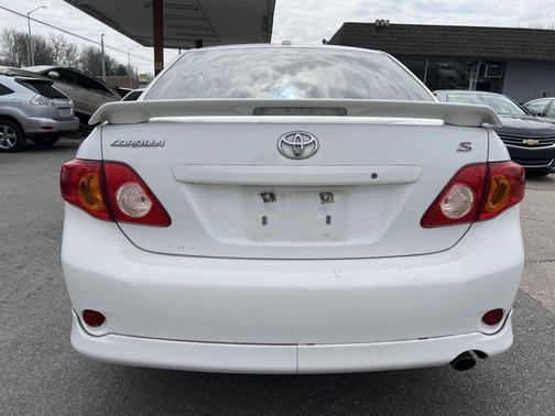 Super White 2009 Toyota Corolla S