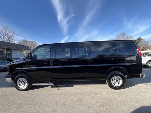 2016 GMC Savana 3500 LS