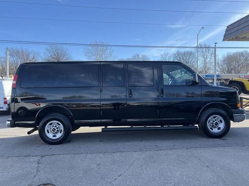 2016 GMC Savana 3500 LS