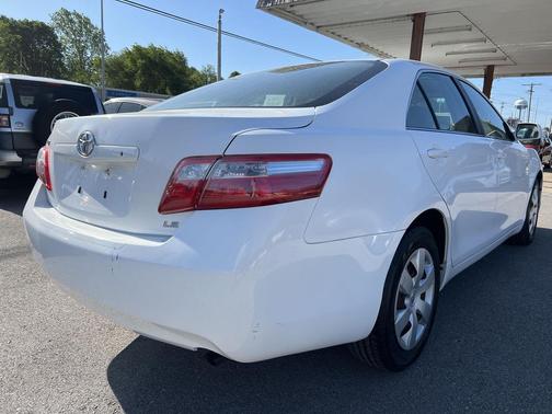 Super White 2008 Toyota Camry LE