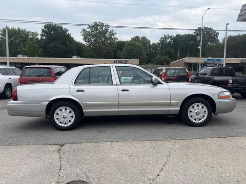 Silver Birch Metallic 2004 Mercury Grand Marquis GS