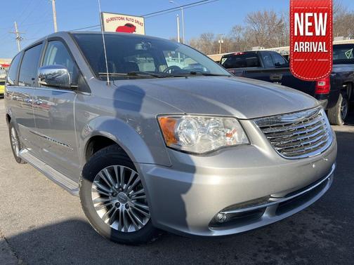 2015 Chrysler Town & Country Touring-L