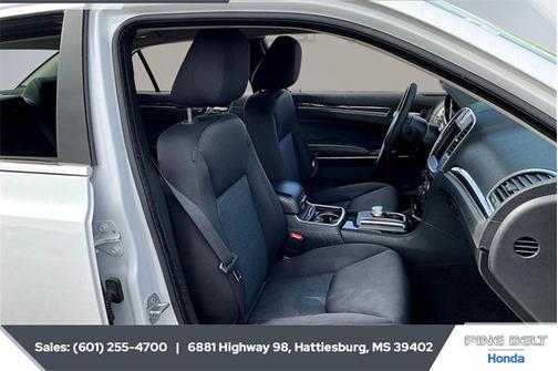 2022 Chrysler 300 Touring