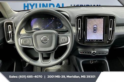 2024 Volvo XC40 B5 Plus Dark Theme