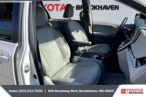 2020 Toyota Sienna XLE