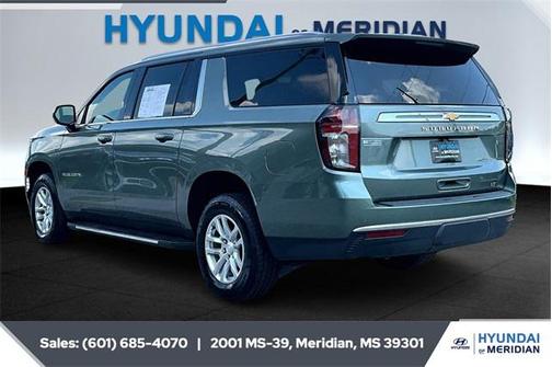 2023 Chevrolet Suburban LT