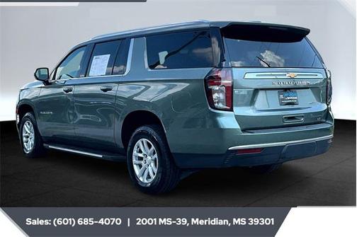 2023 Chevrolet Suburban LT