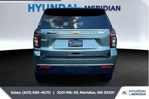2023 Chevrolet Suburban LT